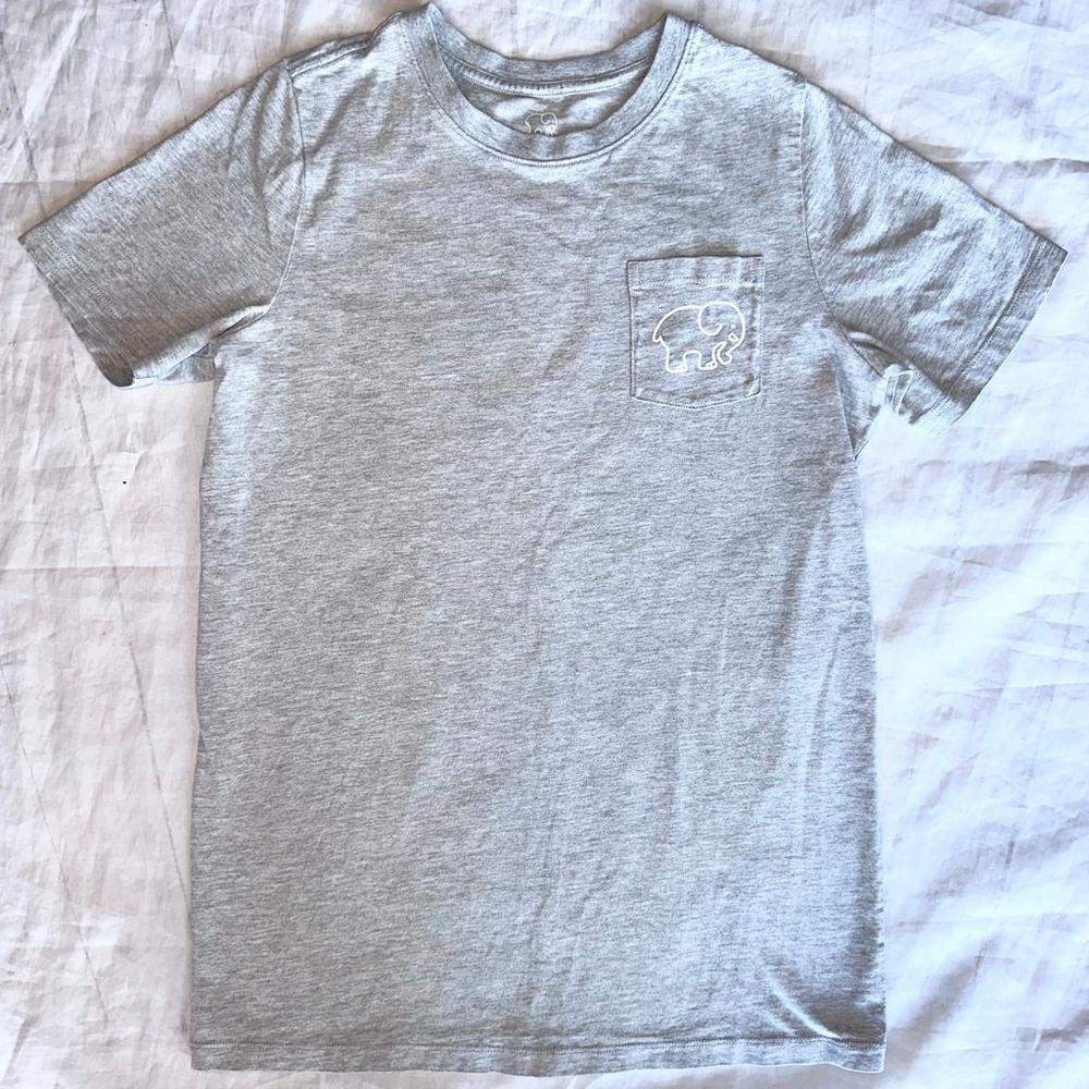 NWOT Women’s Medium SS Ivory Ella Elephant Print Organic Cotton TShirt - Picture 2 of 7